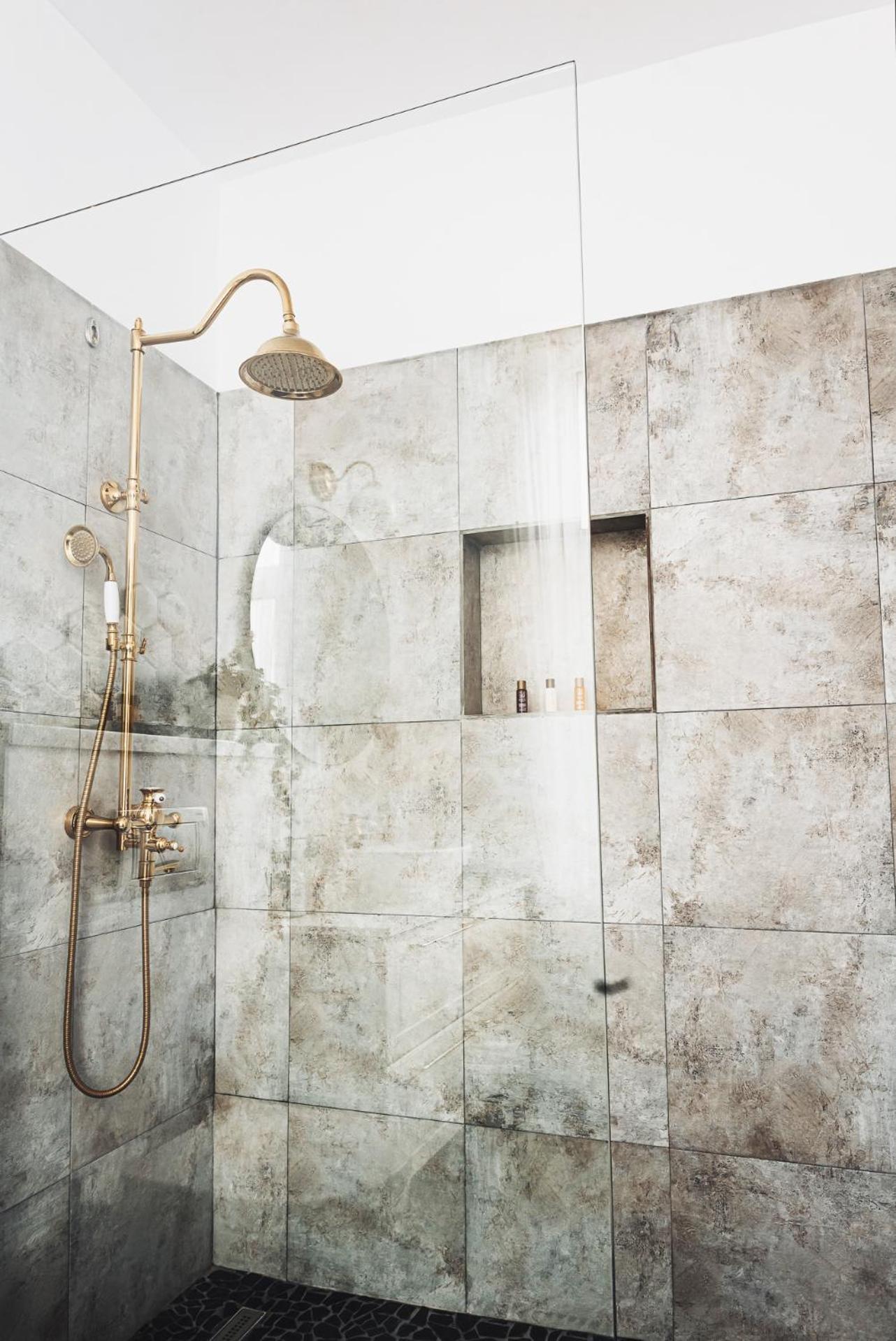 Voya Nordic Apartment-A Luxury Oasis In The Old Town Брашов Екстериор снимка