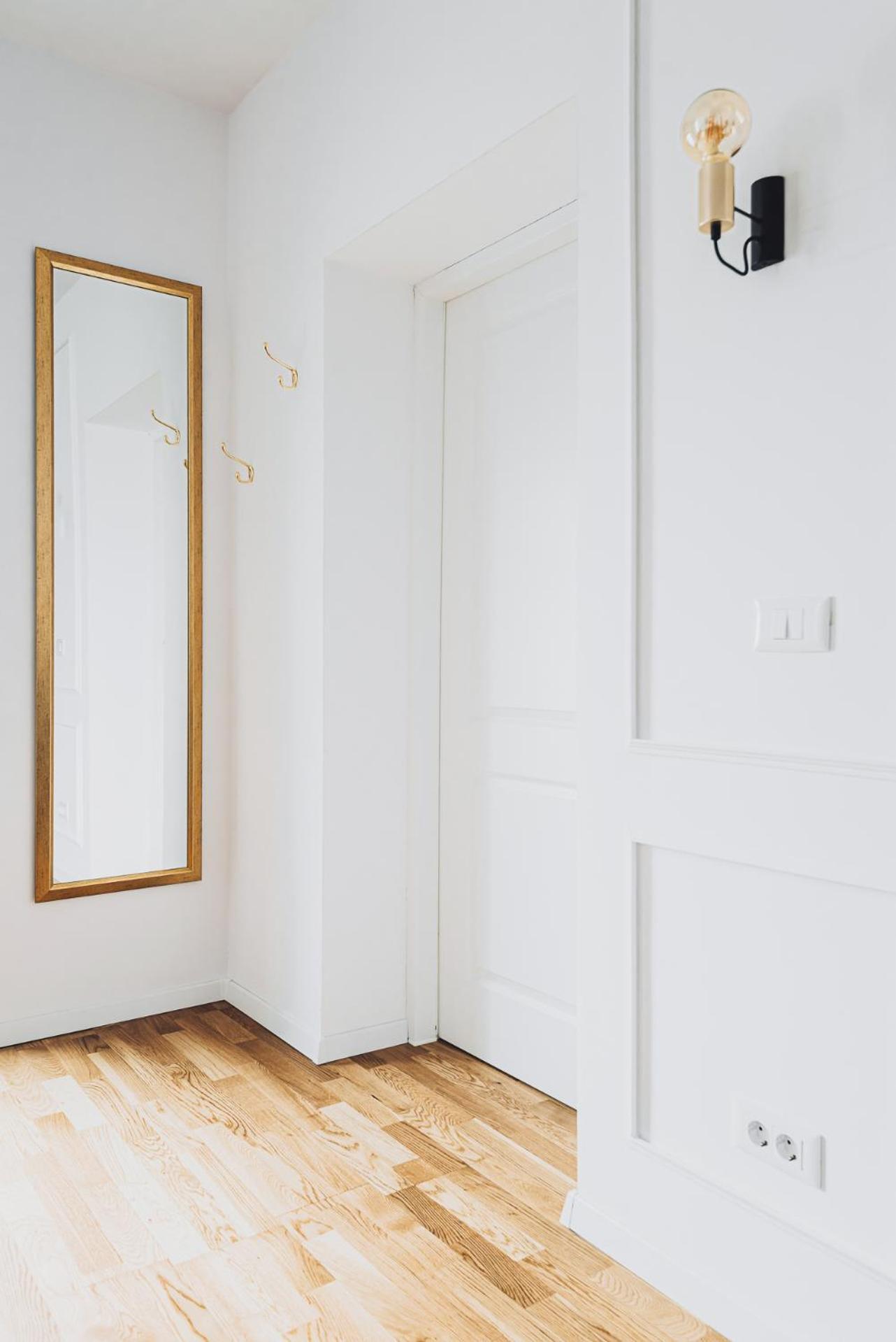 Voya Nordic Apartment-A Luxury Oasis In The Old Town Брашов Екстериор снимка