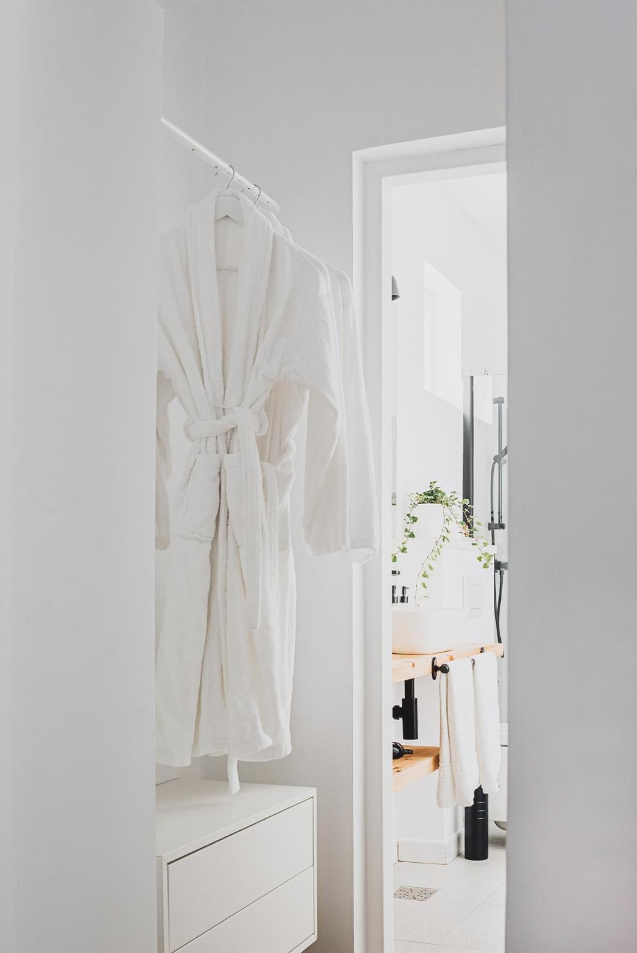 Voya Nordic Apartment-A Luxury Oasis In The Old Town Брашов Екстериор снимка